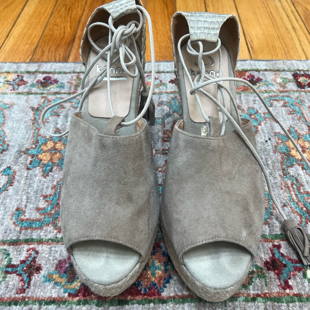 Kanna Women's Grey Suede Wedge Sandals Espadrille Size 39